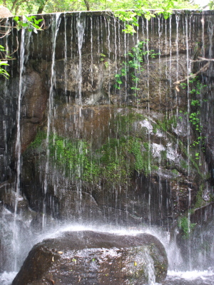 丸山公園の滝